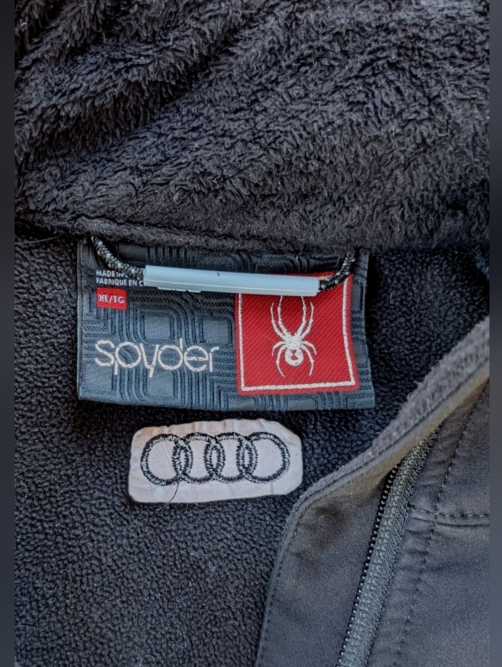 2000's Audi sport Spyder jackets women's size XL measurements 21 inches x 26 - Picture 3 of 5